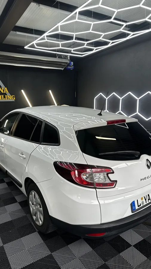 Renault Megane mit getönten Scheiben