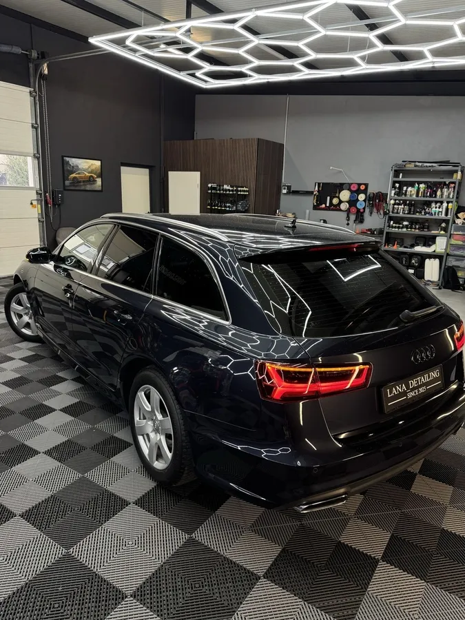 Audi A6 Avant mit getönten Scheiben