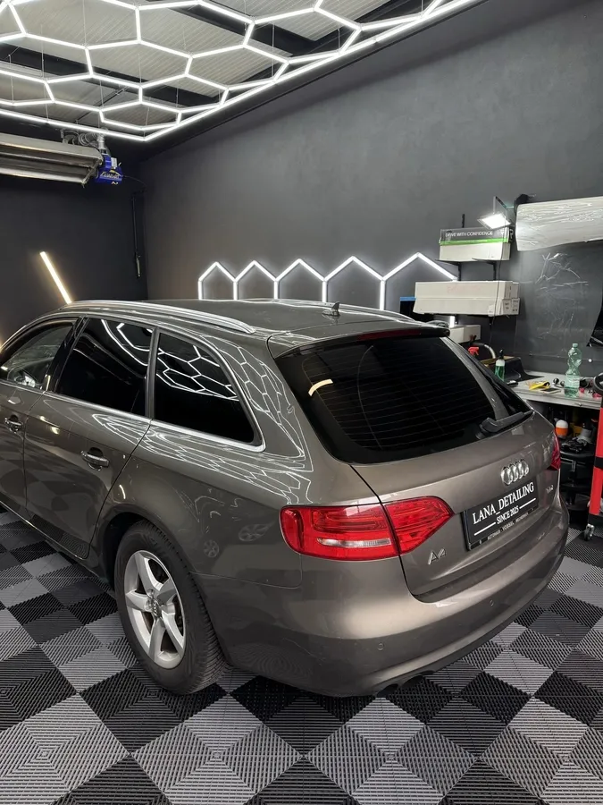 Audi A4 Avant mit getönten Scheiben